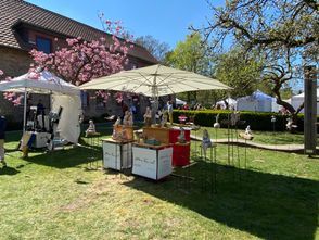 Kunsthandwerkermarkt unter freiem Himmel: Es werden 50 Werke  gezeigt.