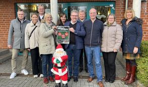 Gemeinde, Marktleitung und Sponsoren haben erneut dafür gesorgt, dass rund um die historischen Riesgebäude ein schöner Weihnachtsmarkt stattfinden kann.