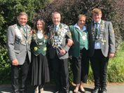 Das Königshaus aus Borgfeld genießt die letzten Tage im Amt, am Schützenfest-Montag werden die Nachfolger proklamiert.