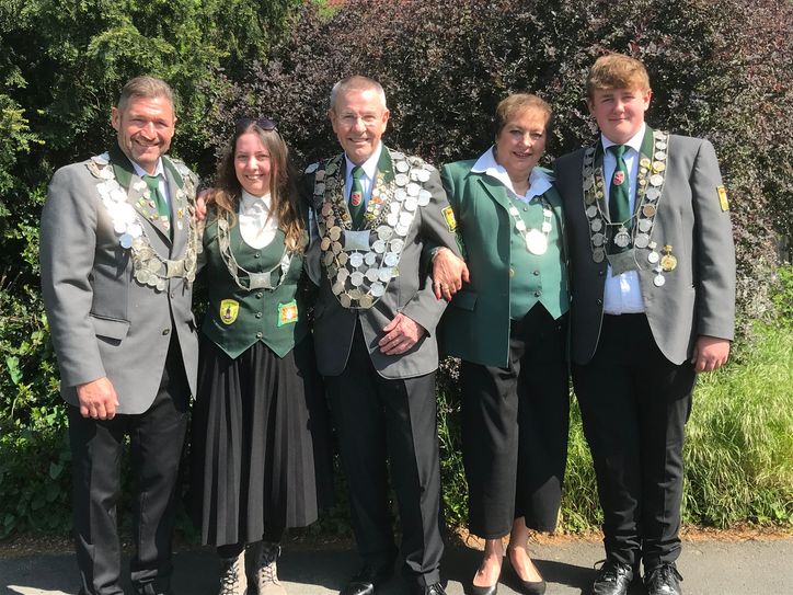 Das Königshaus aus Borgfeld genießt die letzten Tage im Amt, am Schützenfest-Montag werden die Nachfolger proklamiert.