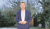 Dirk-Frederik Stelling mischt Inhalte, obwohl er es schwierig findet.