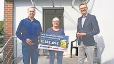 Osterholz-Scharmbeck (eb). Elli Frenser aus Lilienthal ist die glückliche Gewinnerin der zweiten Einbauküche des Gewinnspiels vom Möbelhaus Meyerhoff. Anlässlich des 95-jährigen Bestehens veranstaltet das Möbelhaus in jedem Monat ein Gewinnspiel. Zusätzlich werden drei hochwertige Einbauküchen verlost, von denen nun die zweite im Wert von 11.132,69 Euro vergeben werden konnte. Das Team von Meyerhoff freute sich bei der symbolischen Übergabe des Schecks mit Elli Frenser.