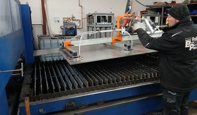 Die Jubiläumsfeier mit Tag der offenen Tür bietet einen seltenen Einblick - auch in die Werkstatt von Peimann, wo die Besucher hinter die Kulissen der Metallbau-Experten schauen können.