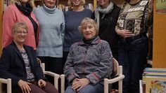 Die Verantwortlichen der Bücherei kümmern sich um Beschaffung, Ausleihe und das anstehende Jubiläum.