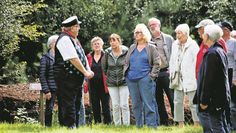 Die Teilnehmenden hörten gespannt den Geschichten der Region zu.