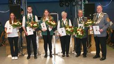Das Königshaus 2025 des Bezirksschützenverbandes Osterholz (von links): Julina Kück, Marcel Meyer, Merle-Emily Mehrtens, Edith Tienken, Thomas Finkel, Harald Kück.