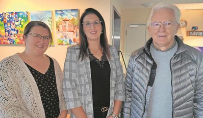 Marina Muche (links) ist dankbar für die ganzen eingegangenen Spenden.