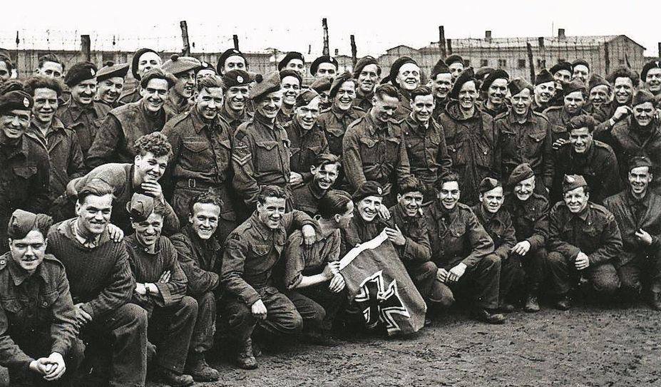 Neben KZ-Häftlingen wurden auch Kriegsgefangene wie britische Soldaten aus London, Schottland und Wales befreit.