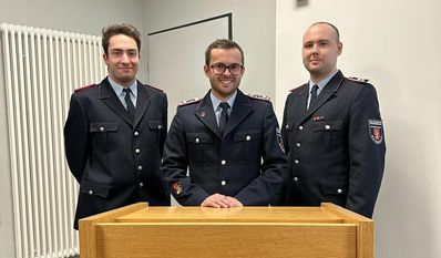 Tim von der Heyde (v. li.), Kevin Ulshöfer und Mirco Schulze von der Jugendfeuerwehr Kutenholz.