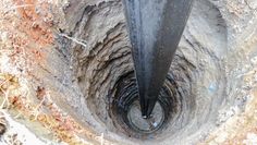 USAID bohrte nicht nur tief ins Erdreich: Die Behörde war auch immer wieder an verdeckter oder weniger verdeckter politischer Einflussnahme beteiligt.