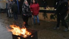 Auch verschiedene Gartenstecker sind bei dem Weihnachtsmarkt an der Sauhütte zu finden.