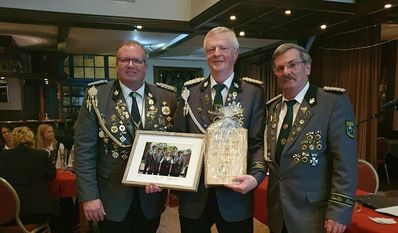 Markus Burfeind (v. li.) - neuer stellvertretender Präsident, Wilfried Busch - neuer Ehrenpräsident/ehm. Präsident und Joachim Kühlcke - neuer Präsident.