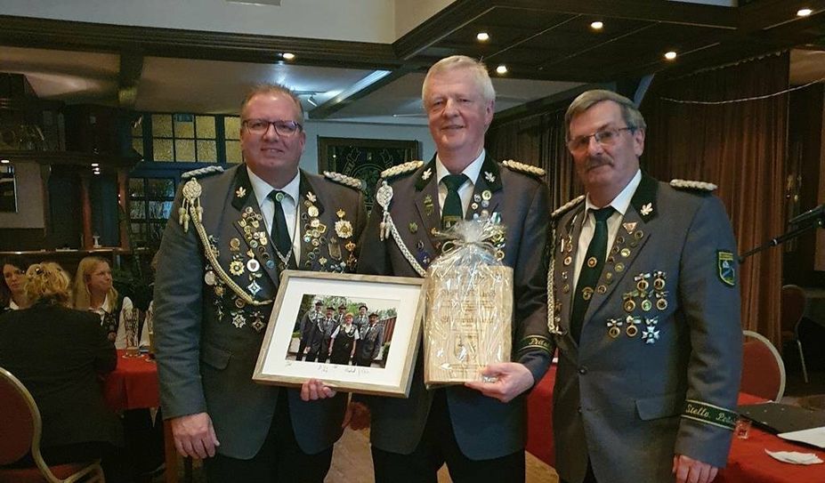 Markus Burfeind (v. li.) - neuer stellvertretender Präsident, Wilfried Busch - neuer Ehrenpräsident/ehm. Präsident und Joachim Kühlcke - neuer Präsident.