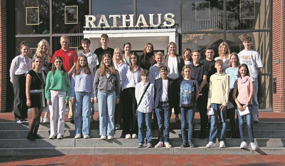 28 Bewerber:innen stehen für das erste Jugendparlament der Gemeinde Schwanewede zur Wahl. Stimmen können per Briefwahl abgegeben werden. Foto: jm