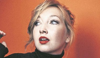 Miu ist eine hervorragende Live-Künstlerin und Multi-Instrumentalistin.