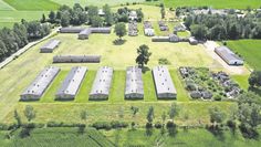Das weitläufige Areal der Gedenkstätte bietet viel Platz für Rundgänge und verschiedene Ausstellungen.