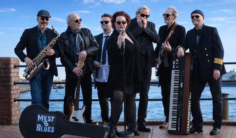 Must B Blues präsentieren abwechslungsreiche Songs aus verschiedenen Bluesstilen.