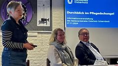 Gastrednerin Ingeborg Kück, Imke Ritthaler (Stadt Osterholz-Scharmbeck) und Harry Schnakenberg (Vorsitzender Seniorenbeirat).