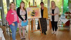 (v. l.) Sarah Mangels, Michelle Klatt, Anja Schlesselmann-Janssen und Bianka Grieschow-Pülsch freuen sich über die sehr gelungene Ausstellung im Hospiz zwischen Elbe und Weser.
