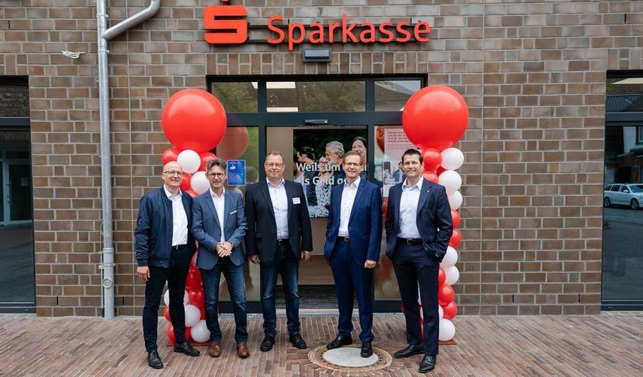 Das Team vom Vorstand, der Geschäftsstelle und dem Planungsbüro ist stolz auf den neuen SB-Standort.