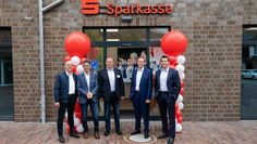 Das Team vom Vorstand, der Geschäftsstelle und dem Planungsbüro ist stolz auf den neuen SB-Standort.