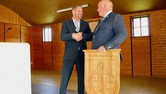 Bürgermeister Marc Breitenfeld (links) und Ortsbürgermeister Gerd Huntemann.