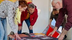 Nicht nur für Jugendliche: auch Erwachsene können sich in der Ausstellung mit ihrem Wissen über Rechtsextremismus auseinander setzen.
