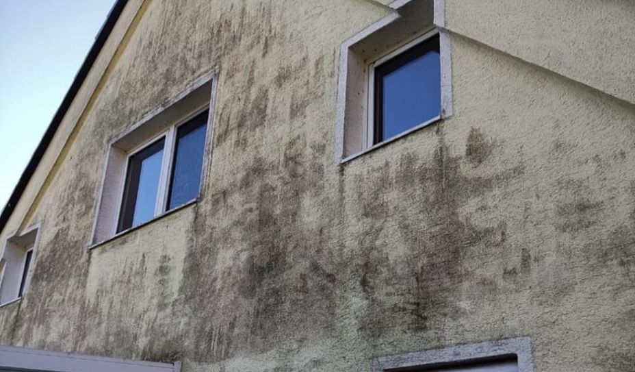 Die Reinigung von Fassaden ist eine Spezialität des Teams von Outdoor Cleaning.