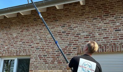 Die Reinigung von Fassaden ist eine Spezialität des Teams von Outdoor Cleaning.