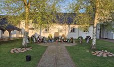 Mit dem Niederlegen der Kränze soll den Häftlingen gedacht werden.