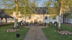Mit dem Niederlegen der Kränze soll den Häftlingen gedacht werden.
