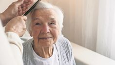 Die Zahl der pflegebedürftigen Menschen in Deutschland werde laut Statistischem Bundesamt allein durch die zunehmende Alterung bis 2055 um 37 Prozent zunehmen. Das sind etwa 6,8 Millionen Pflegebedürftige.