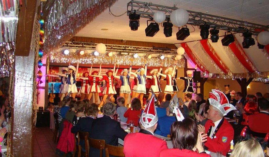 In Augustendorf wird endlich wieder Karneval gefeiert. Die Gäste dürfen auf das neue Programm gespannt sein. Foto: eb