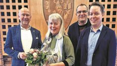 Bei der Verabschiedung (v. li.): Bürgermeister Michael Hannebacher, Gerda Lütjen, Ulf Busch (Leiter des Fachbereichs Stadtentwicklung) und Marco Buck (stellv. Personalratsvorsitzender).