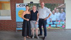 Vanessa Zobel, Manuela Söhl (CDU-Kandidatin aus dem Landkreis Cuxhaven) und Dr. Marco Mohrmann freuten sich über den regen Austausch beim Alfstedter Grillfest.