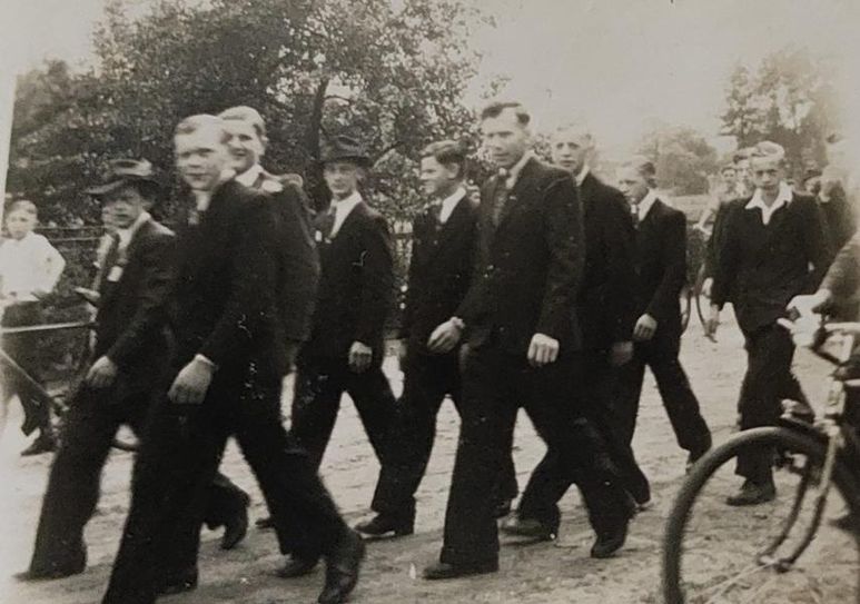 Schon beim ersten Schützenfest 1951 waren viele Schützen anwesend.