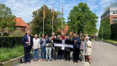 Die Gäste aus Großbritannien wurden am Kreishaus von Landrat Marco Prietz empfangen. Foto: eb
