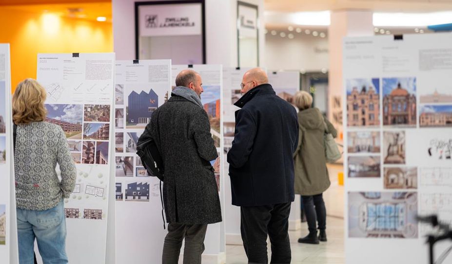 Die Ausstellung kann zu den Öffnungszeiten des Rathauses besucht werden.