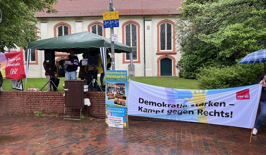 „Gemeinschaftlich das braune Gift bekämpfen“ - darum geht es den Veranstaltern der Kundgebung am vergangenen Sonntag, 5. Mai, auf dem Osterholzer Marktplatz.