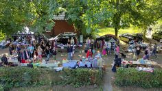 Im Beverwehr können die Besucher:innen gemütlich schlendern, bummeln und feilschen was das Zeug hält.