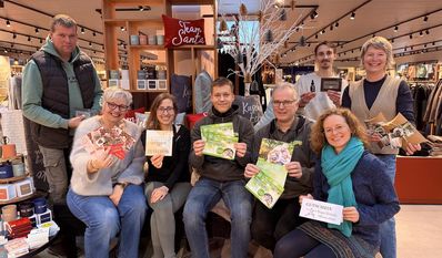 Die Mitglieder des Wirtschaftsinteressensrings Gnarrenburg (WIR) sind in Weihnachtsstimmung und bieten ihrer Kundschaft festliche Konditionen für deren Weihnachtseinkäufe.