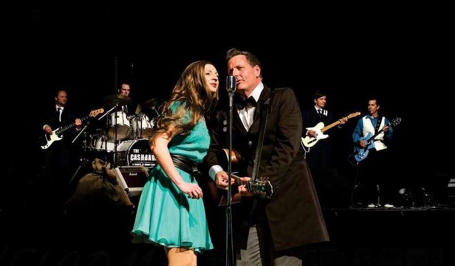 Dem Original verblüffend ähnlich: The Cashbags spielen die Klassiker des „Man in Black“ in der Stadthalle. Foto: eb