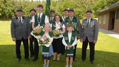 Hönau-Lindorf (red). Beim Schützenfest in Hönau-Lindorf wurden am Pfingstwochenende die neuen Majestäten gekrönt. König wurde Mario Prietz und die neue Königin ist Michaela Prietz. Der Schützenverein konnte sich über viele Besucher:innen aus den umliegenden Vereinen freuen. Am Abend wurde mit der K&amp;K-Band ordentlich gefeiert.