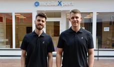 (v. l.) Ardian Hasani und Tim Valentin freuen sich darauf, viele Kunden in ihrem Geschäft begrüßen zu dürfen.
