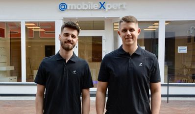 (v. l.) Ardian Hasani und Tim Valentin freuen sich darauf, viele Kunden in ihrem Geschäft begrüßen zu dürfen.