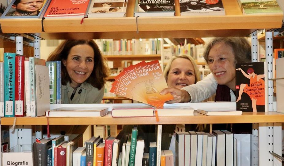 (v. l.) Gabriele Becker, Martina Sackmann und Dr. Martina Michelsen sind voller Vorfreude auf die anstehenden Literaturtage.