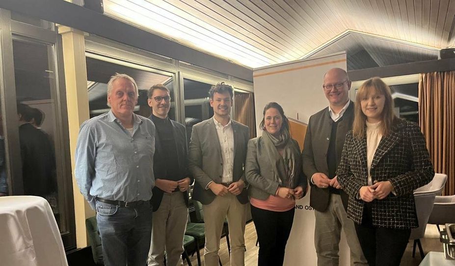 Arne Nestler, Johannes Kempff, Fabian Albrecht, Annabell von der
Wense, Marco Mohrmann und Marie Jordan.