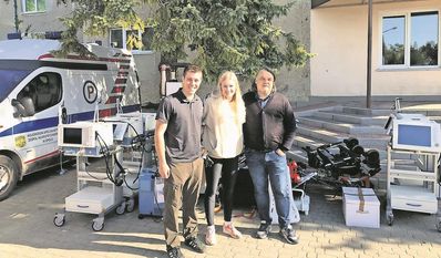 Große Freude herrschte nach der Übergabe in der Ukraine.