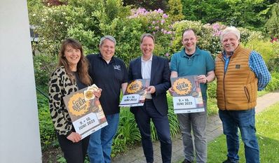 Vorfreude ist die schönste Freude: Stadtwerke-Vertreterin Carolin Novak, Sven Plate vom Wirtschaftstreff, Jens Themsen von der Volksbank, Stefan Molkentin und Rainer Westphal vom Wirtschaftstreff.