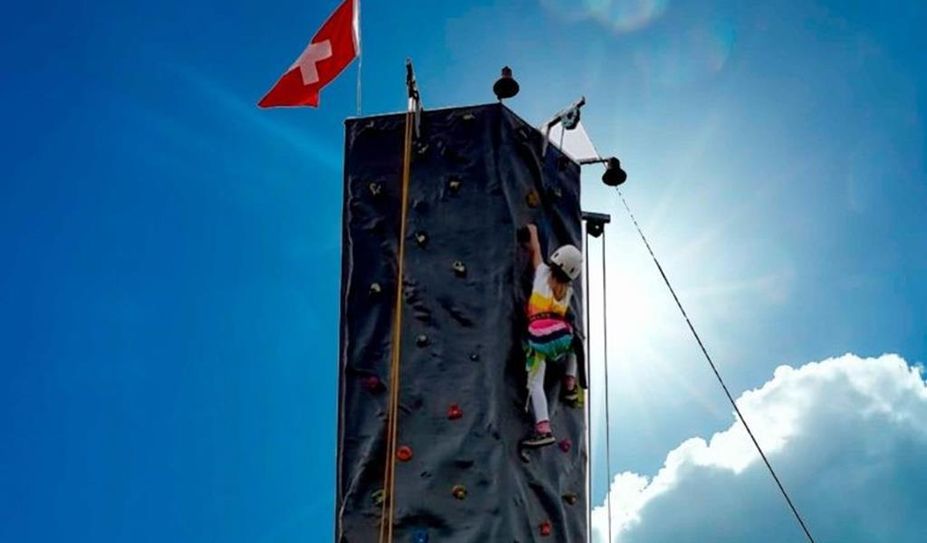 Wagemutige können ihre Kletterfähigkeiten unter Beweis stellen.